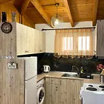 Alleyhouse 83