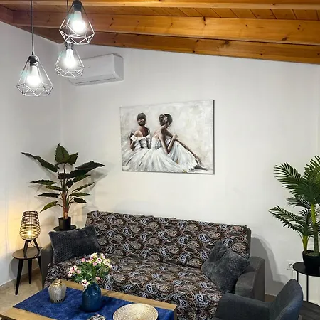 Alleyhouse 83