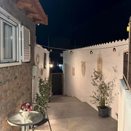Alleyhouse 83 Holiday home *