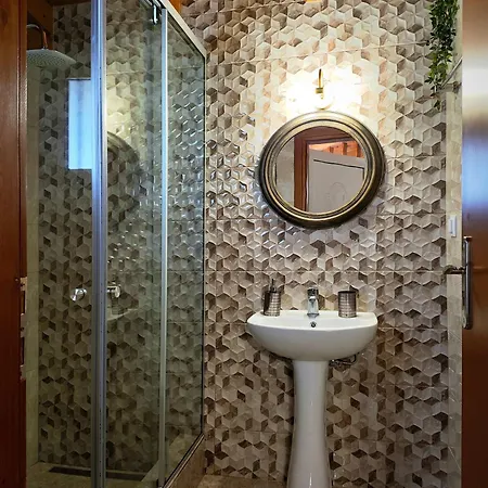 Alleyhouse 83 בית נופש קרמסטי