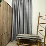 Alleyhouse 83 Kremastí